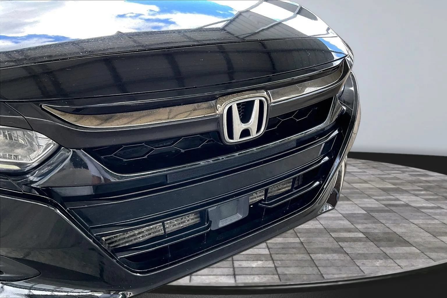 Used 2018 Honda Accord LX image 29