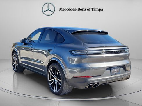 Used 2024 Porsche Cayenne S image 3