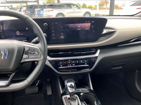 Used 2025 Buick Envista Avenir image 7