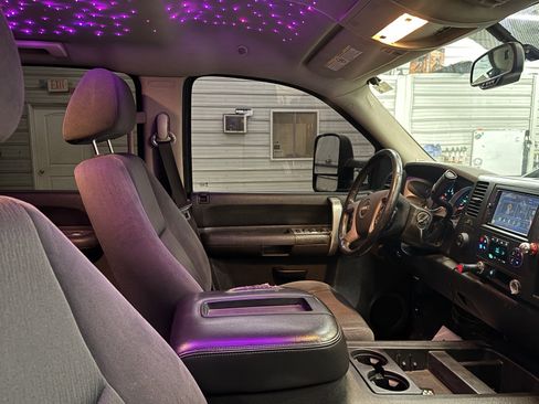 Used 2007 GMC Sierra 2500 SLE w/ Z71 Off-Road Package image 26