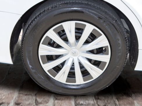 Used 2023 Toyota Camry LE image 35