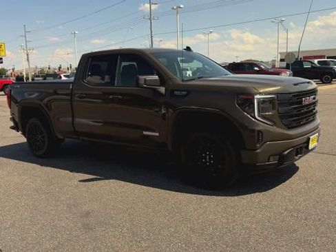 Used 2023 GMC Sierra 1500 Elevation AWD/4WD image 2