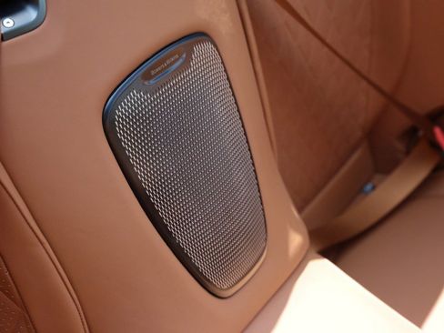 Used 2024 Aston Martin DB12 Convertible image 20