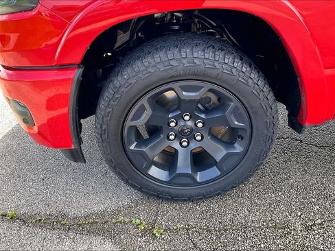 Used 2025 RAM 1500 Big Horn AWD/4WD image 8