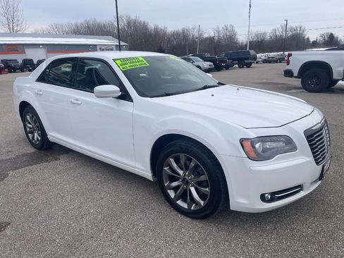Used 2014 Chrysler 300 S w/ Luxury Group image 7