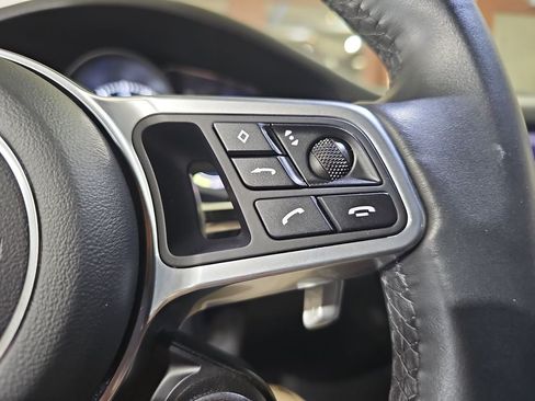 Used 2020 Porsche Cayenne E-Hybrid Coupe AWD/4WD image 21