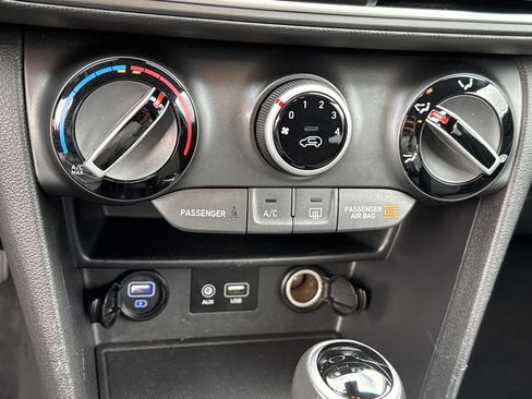 Used 2019 Hyundai Kona SEL image 35