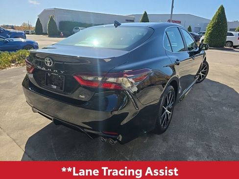 Used 2023 Toyota Camry SE image 8