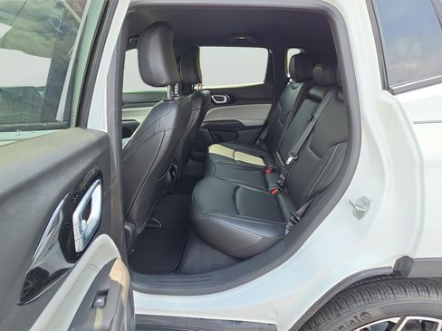 Used 2025 Jeep Compass Limited AWD/4WD image 16