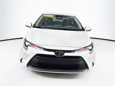 Used 2023 Toyota Corolla LE FWD image 2