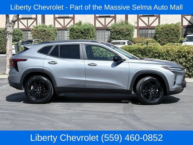 Used 2025 Chevrolet Trax ACTIV w/ Driver Confidence Package FWD image 4