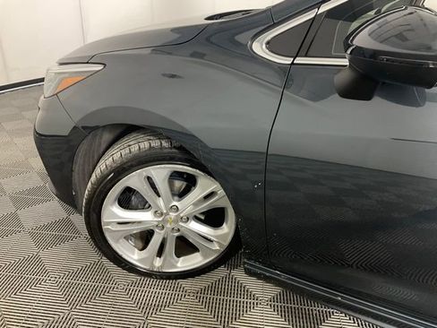 Used 2017 Chevrolet Cruze Premier image 39
