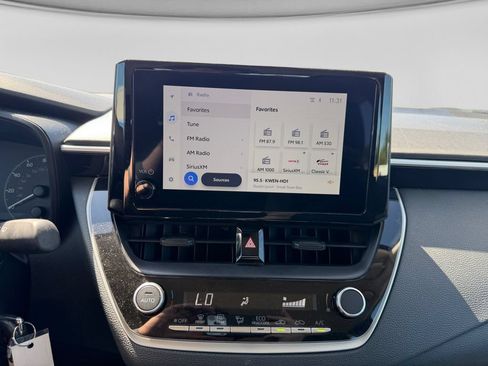Used 2025 Toyota Corolla LE FWD image 22