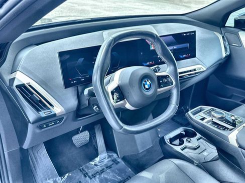 Used 2025 BMW iX xDrive50 AWD/4WD image 12