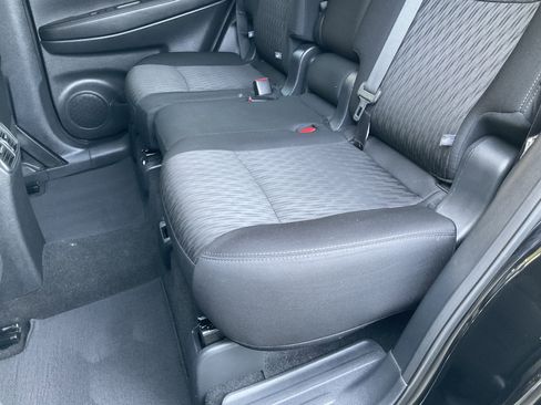 Used 2017 Nissan Rogue SV image 32