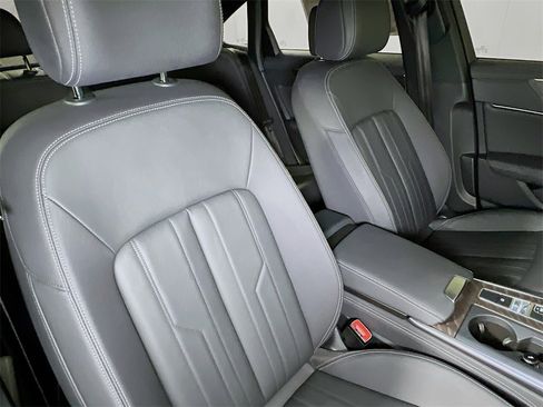 Used 2023 Audi A6 Premium Plus w/ Premium Plus Package image 28