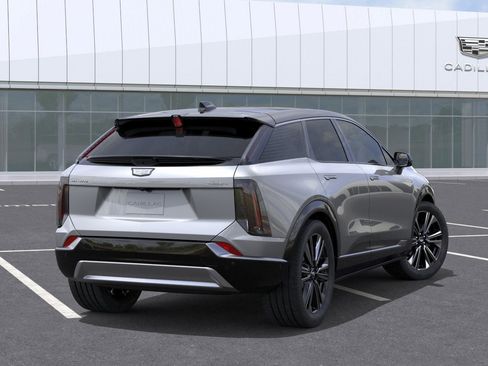 New 2026 Cadillac Optiq Luxury 2 image 4