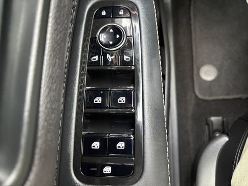 Used 2025 Nissan Ariya FWD image 18