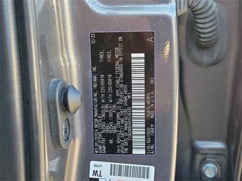 Used 2024 Toyota Highlander XLE image 31