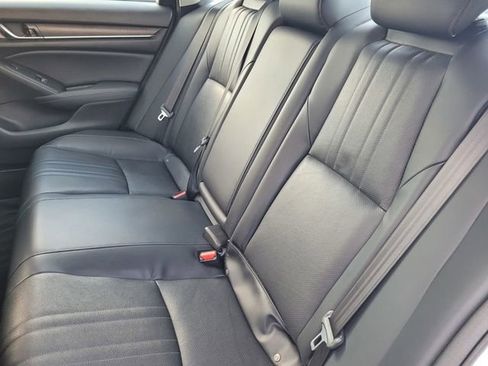 Used 2018 Honda Accord Touring image 13