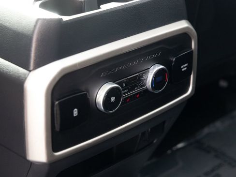 Used 2024 Ford Expedition Max Limited image 19