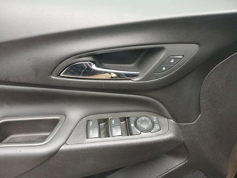 Used 2024 Chevrolet Equinox LT image 12