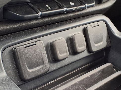 Used 2018 Chevrolet Silverado 1500 LT w/ All Star Edition image 28