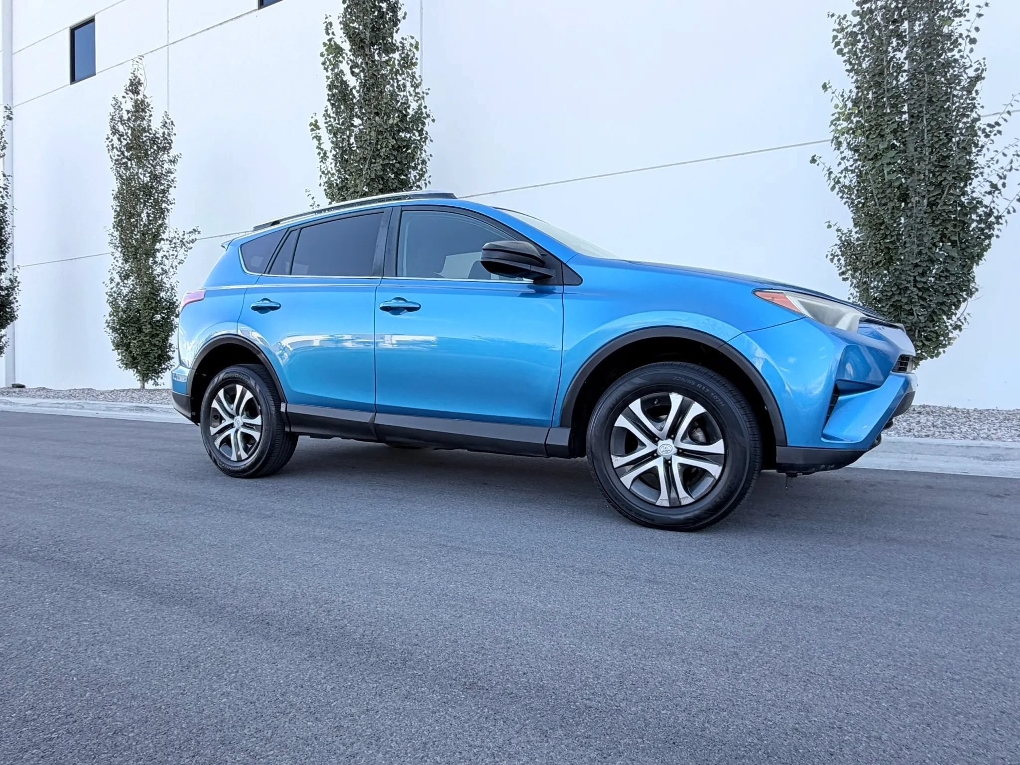 Used 2017 Toyota RAV4 LE w/ Carpet Mat Package AWD/4WD image 2