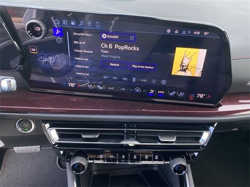 New 2026 Chevrolet Traverse RS image 11