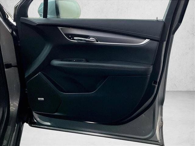 Certified 2025 Cadillac XT6 Luxury FWD image 19