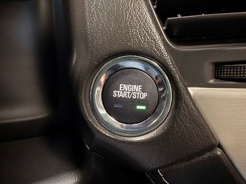 Used 2019 GMC Yukon XL Denali image 44