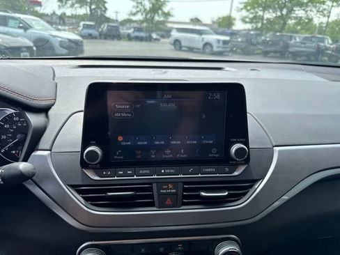 Used 2023 Nissan Altima 2.5 SR FWD image 16