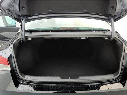 Used 2023 Hyundai Elantra Limited image 32