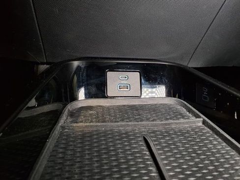 Used 2022 Ford Mustang Mach-E Select image 8