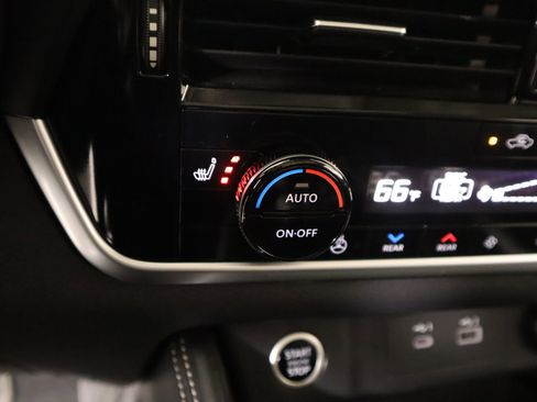 Used 2023 Nissan Rogue SL w/ SL Premium Package image 8