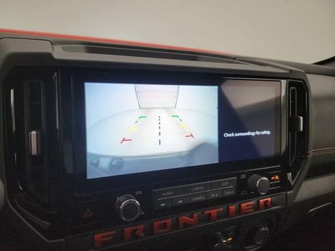 Used 2025 Nissan Frontier PRO-4X w/ Pro Convenience Package image 4