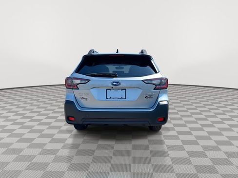 Used 2025 Subaru Outback Premium AWD/4WD image 10