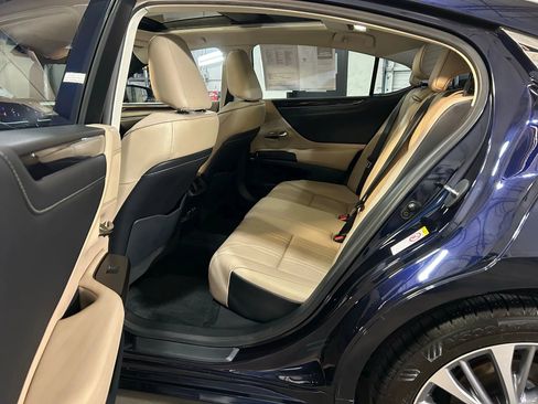 Used 2019 Lexus ES 350 w/ Accessory Package 2 image 27