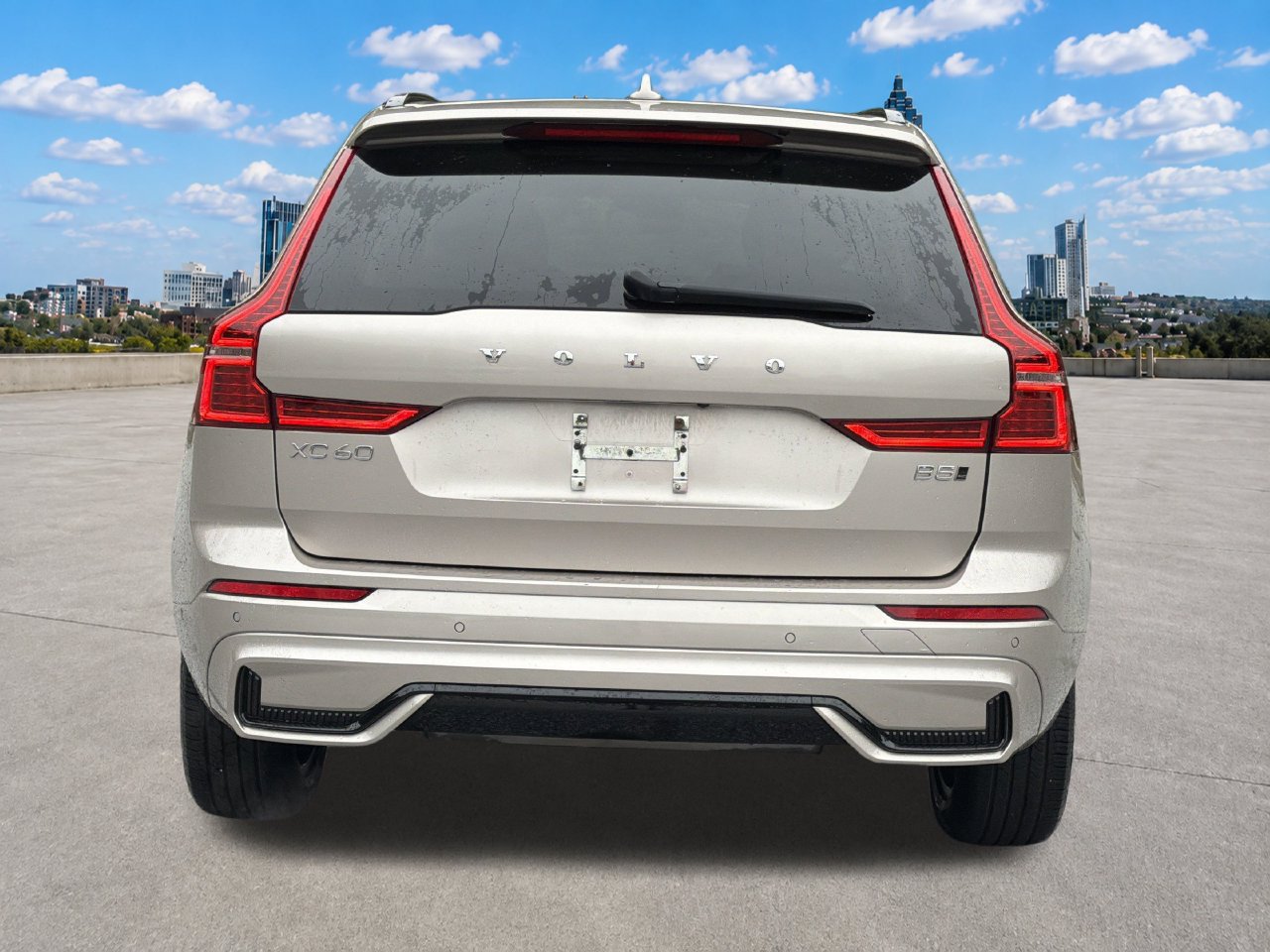 Used 2025 Volvo XC60 B5 Plus AWD/4WD image 24