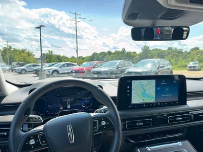 New 2025 Lincoln Aviator Reserve w/ Illumination Package