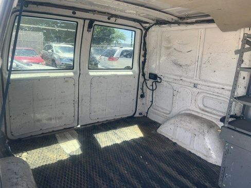 Used 2005 Chevrolet Astro RWD image 24