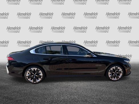 Certified 2026 BMW 530i RWD image 11