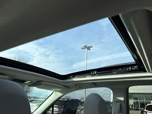 Used 2017 Subaru Forester 2.5i Premium image 17