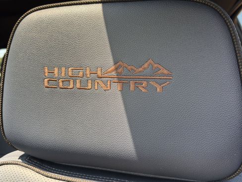 Used 2023 Chevrolet Silverado 1500 High Country w/ Technology Package AWD/4WD image 32
