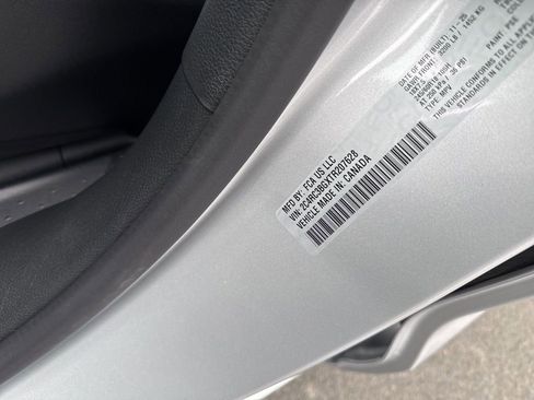 New 2026 Chrysler Pacifica Select image 38