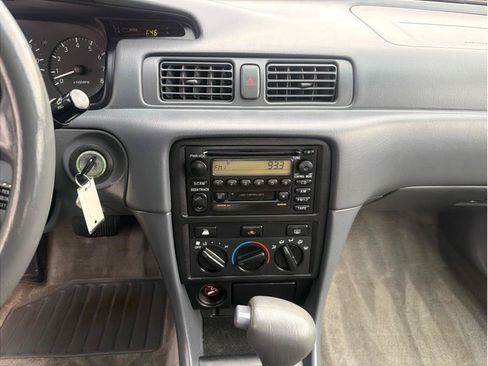 Used 2001 Toyota Camry LE FWD image 16