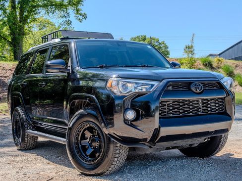 Used 2018 Toyota 4Runner SR5 RWD image 7