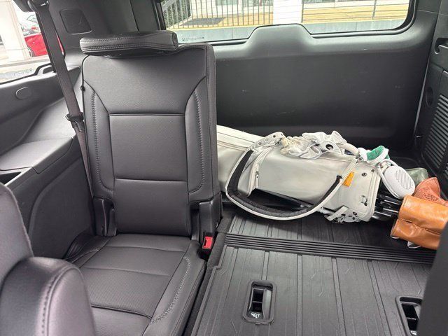 Used 2025 GMC Yukon Denali w/ LPO, Floor Liner Package AWD/4WD image 30
