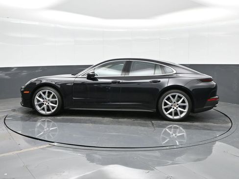 Used 2025 Porsche Panamera RWD image 2
