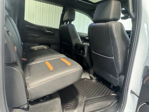 Used 2023 GMC Sierra 1500 AT4 w/ AT4 Premium Package AWD/4WD image 17